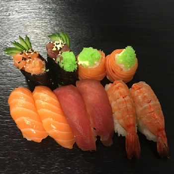Mix sushi 3