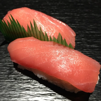 SUI Thon sushi